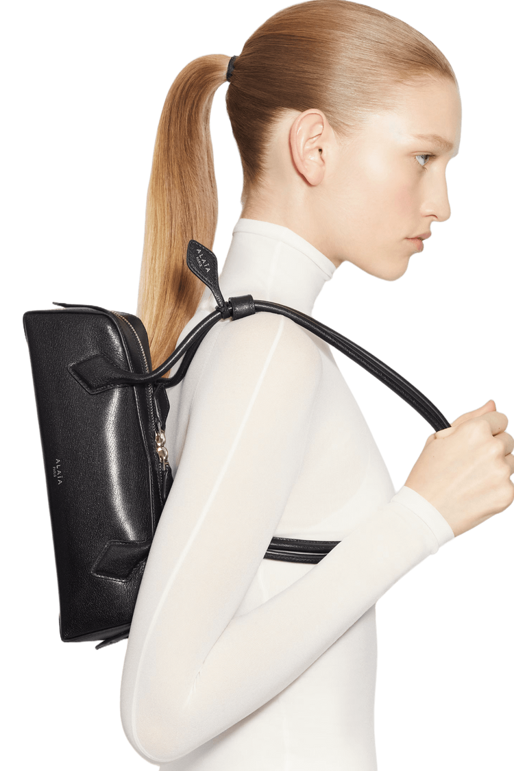 Alaia Le Teckel Small Bag In Goatskin