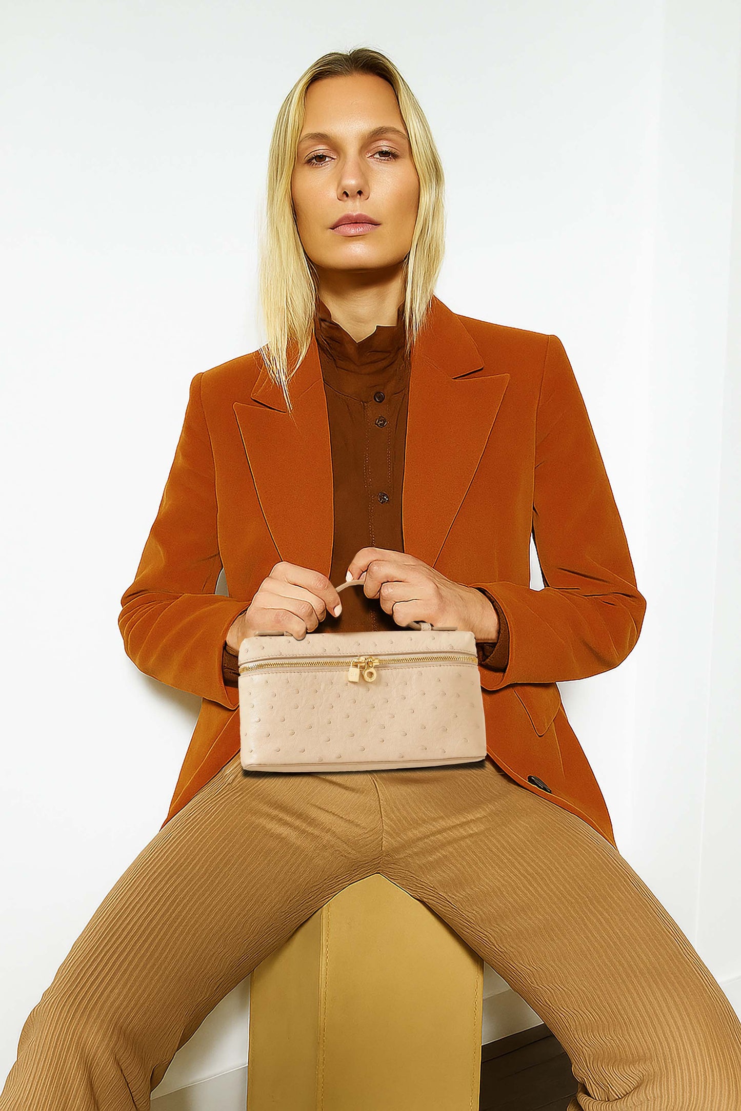 <tc>Loro Piana</tc> กระเป๋าใส่ของ Extra Pocket L19 สำหรับผู้หญิง