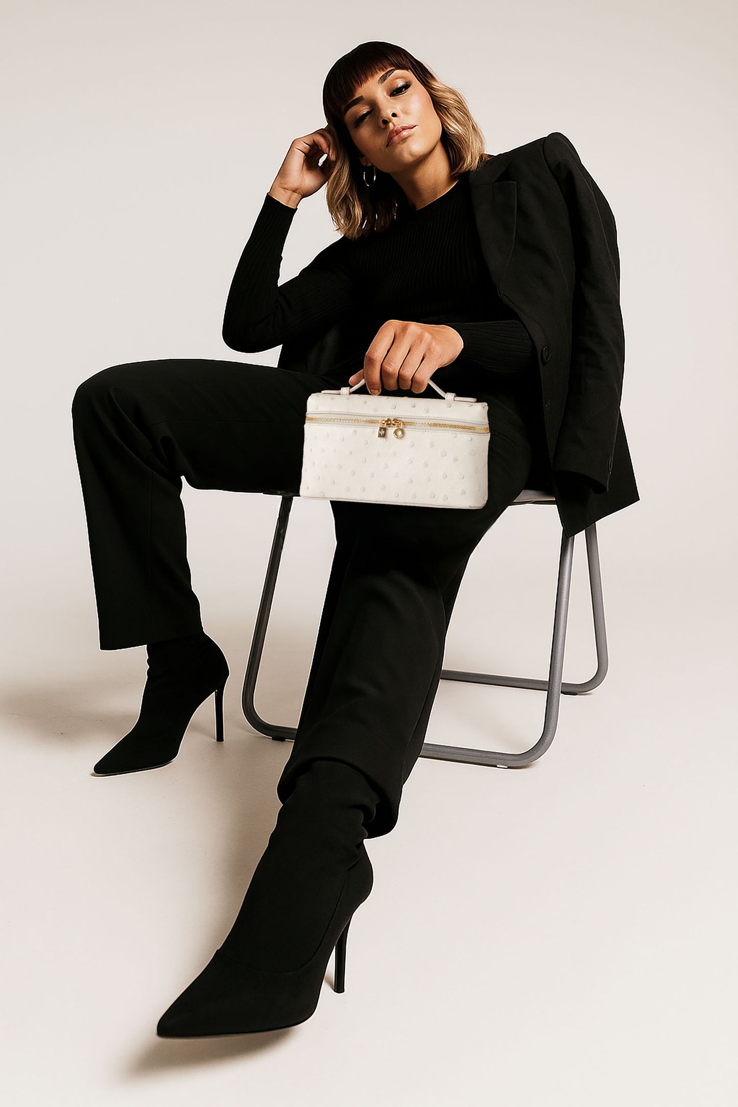 <tc>Loro Piana</tc> กระเป๋าใส่ของ Extra Pocket L19 สำหรับผู้หญิง