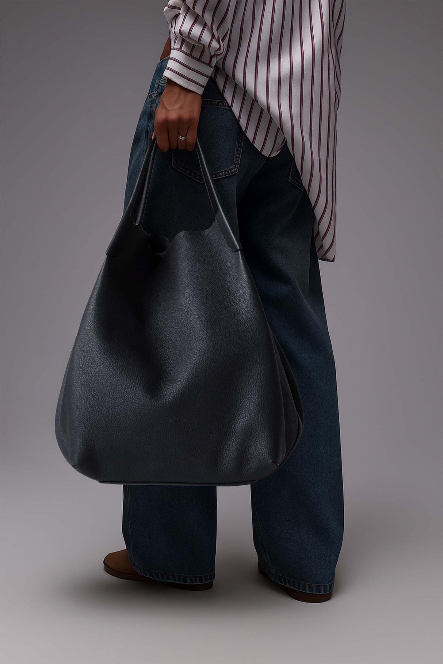 <tc>Loro Piana</tc> 女士超大号 Bale Hobo 包